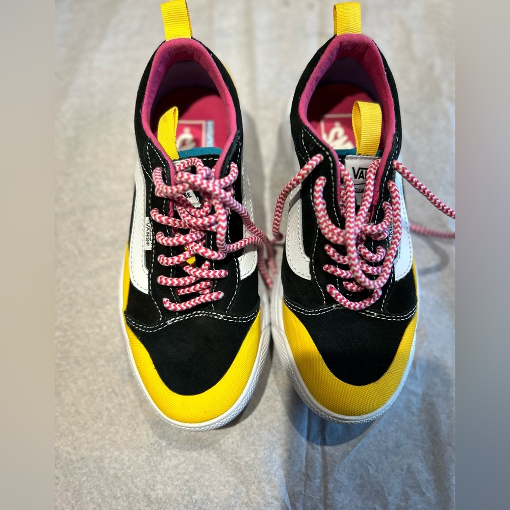 VANS Ultracush Sneakers NWOT